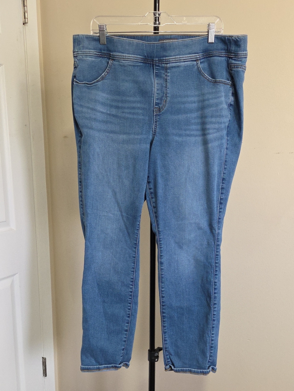 torrid Super Soft Light Wash Blue Stretch Denim Jeggings